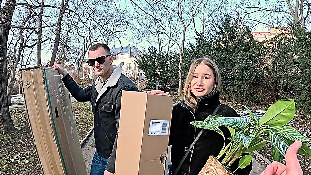 A rich guy paid the hunter for sex with a beautiful blonde, including amalia.