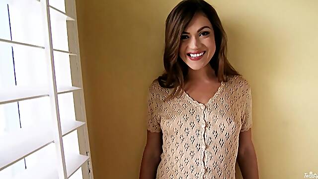 Sexy and sweet Alyssa Reece solo
