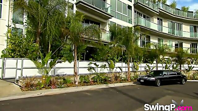 Swingers love body painting in reality show