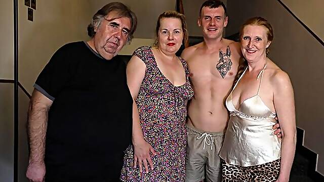 Modest Jennifer Wett at blowjob porn