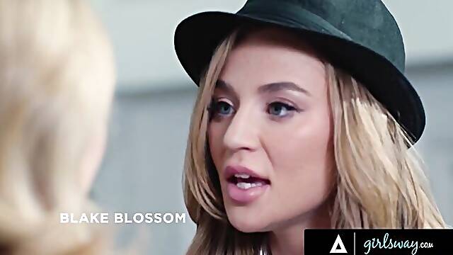 Bonny Lilly Bells romantic clip