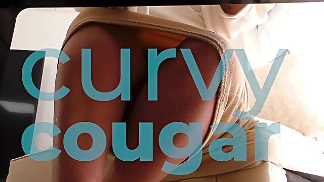 Curvy Cougar Mia Daniels Loves Playing Alone