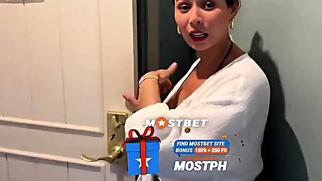 Hot hotel maid gets fuck and cum face