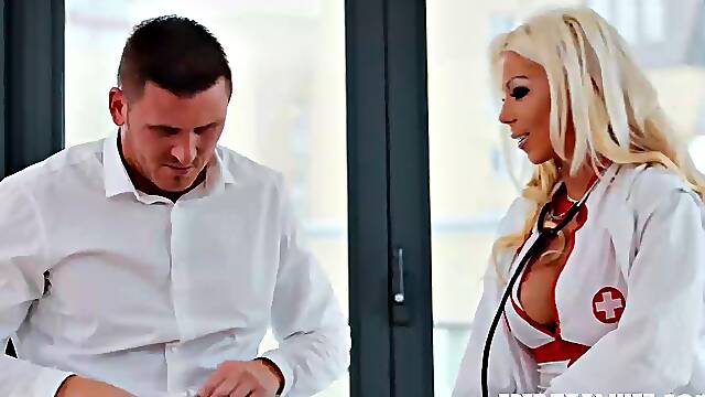 Com - Nurse Bombshell Barbie Sins Gets Pussy Drilled