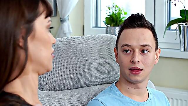 Alyssa Reece Tells Stepson Sex Is No Big Deal Everyone Does It