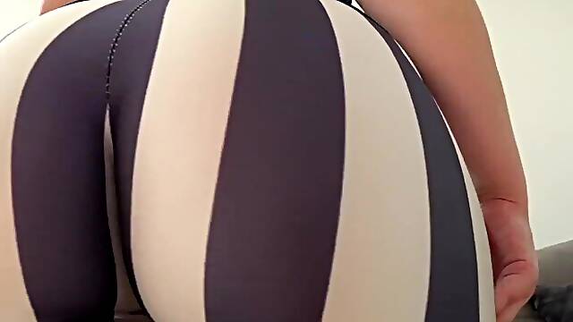 Fuck through yoga pants
