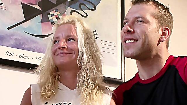 Milf zeig ihr wie sie deinen riesen Schwanz richtig fickt