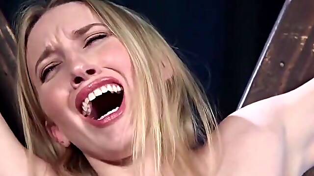 Riley Reyes, Cherry Torn - Cherry Torn Plays With Her Masochistic Electro-painslut