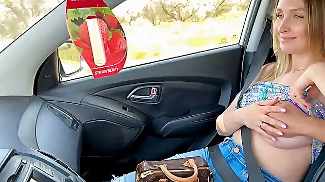 Round ass blonde stepmom gets fucked in the car