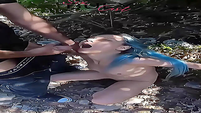 Amateur Turkish teen gives deepthroat blowjob