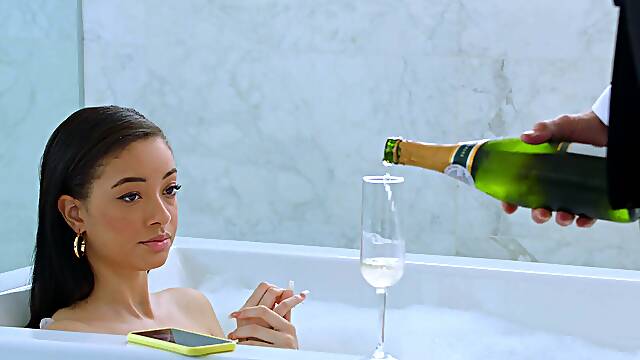 Scarlett & Johnny: BJs, Brunettes, Shaved Pussies