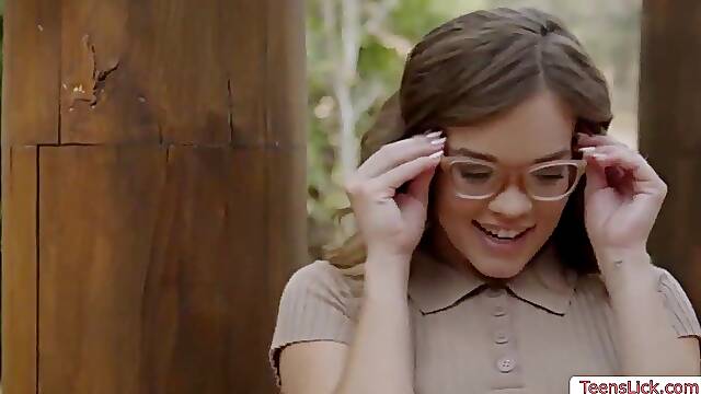 Nerd teen licks her sexy boyfrend fratmate