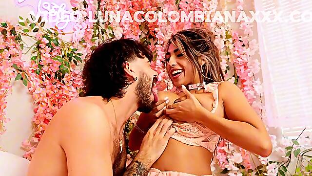 Latina tart Luna Colombiana feeds Nade super-naughty her milk and in inbetween hard anal sex