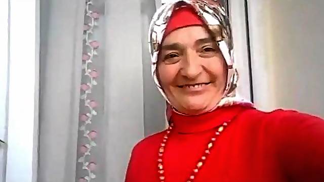 Turkish granny in hijab