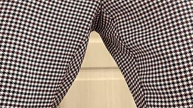 Giantess POV Pee Like a Man