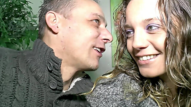 Heidi Fick Schlampe Wild Couch Threesome