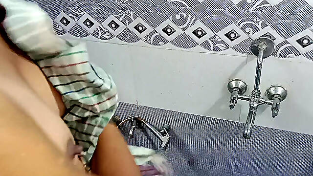 Having Sex with My Stepsister While She Is Bathing in Bathroom